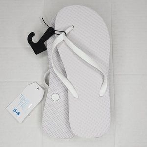 New Womens Time & Tru Beachwear Flip Flops White Sizes 5-6 7-8 or 9-10